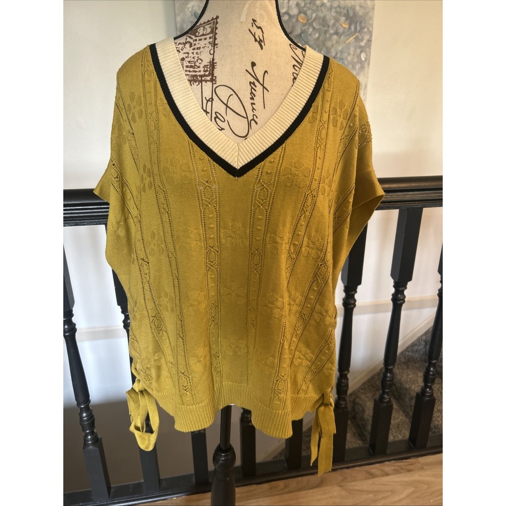 Mystree‎ Sweater Size M/LMustard Yellow V Neck